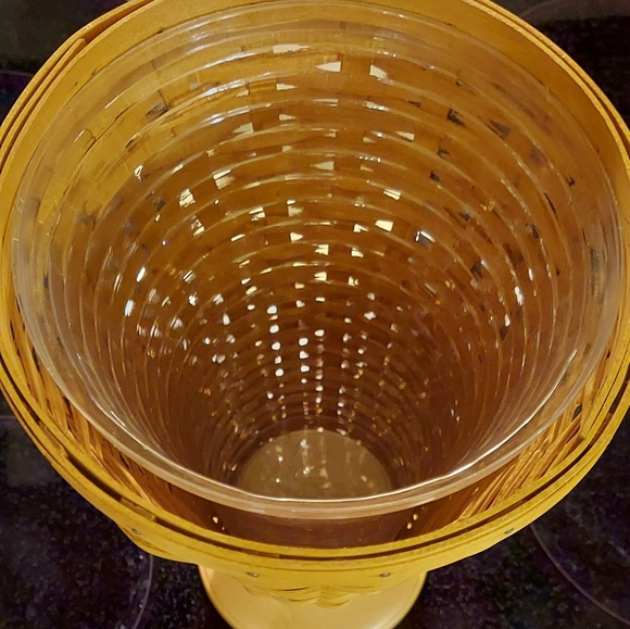 2009 Longaberger Collector's Club Basket w/Protector - Picture 2 of 4